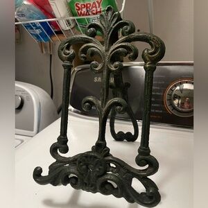 Cookbook or tablet holder